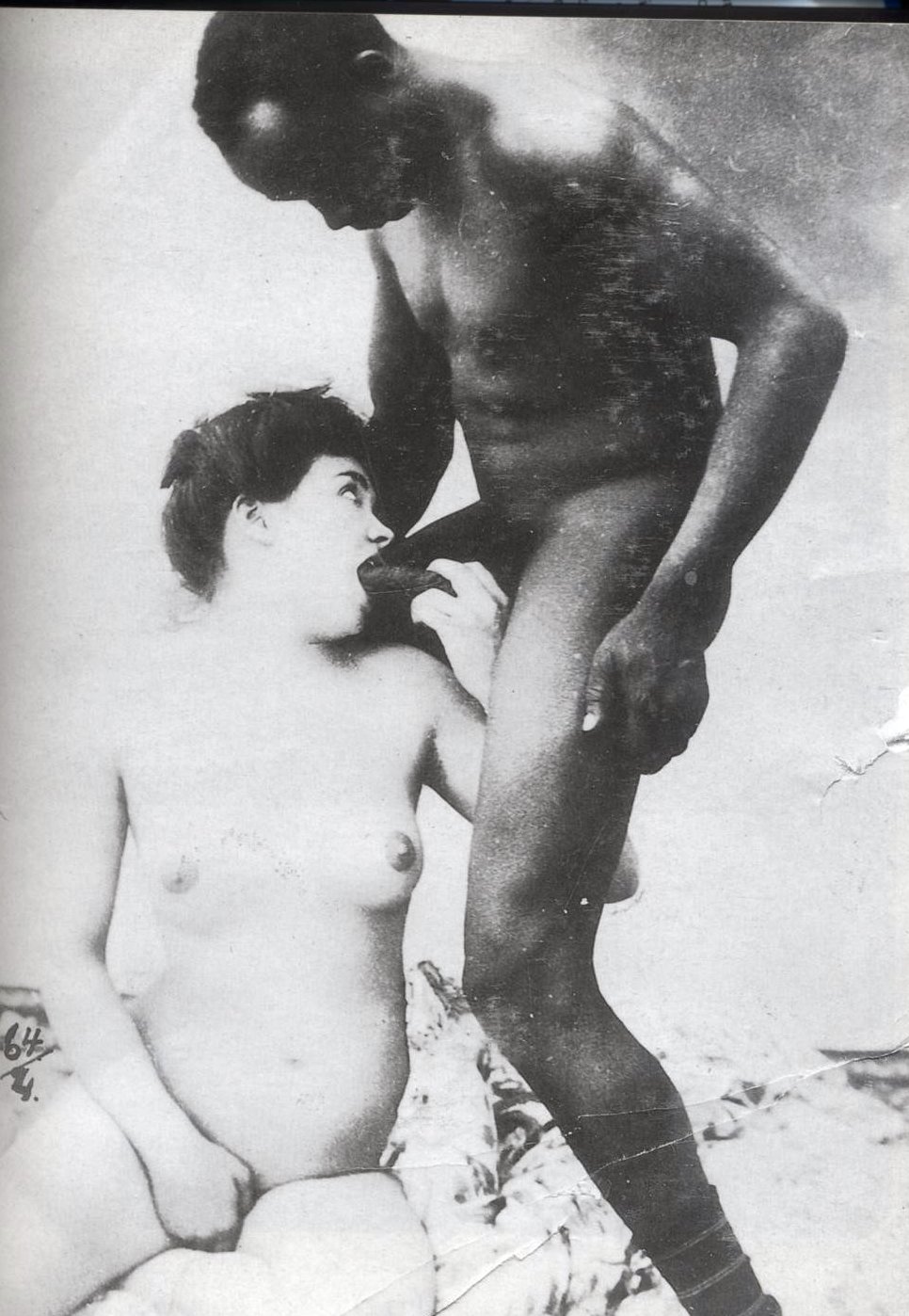 foto porno con latina tatuata in gang bang orale - Image 5