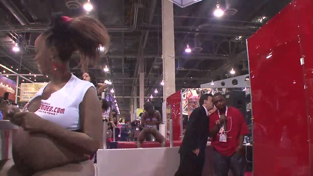 Baldracca mulata concede la figa per ottenere il posto di lavoro