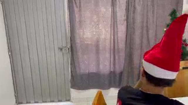 Sesso estivo con penetrazioni anali nel giardino