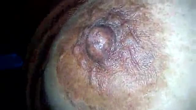 Il casting porno amatoriale di Jenny, una calda milf rossa incinta avida di cazzo