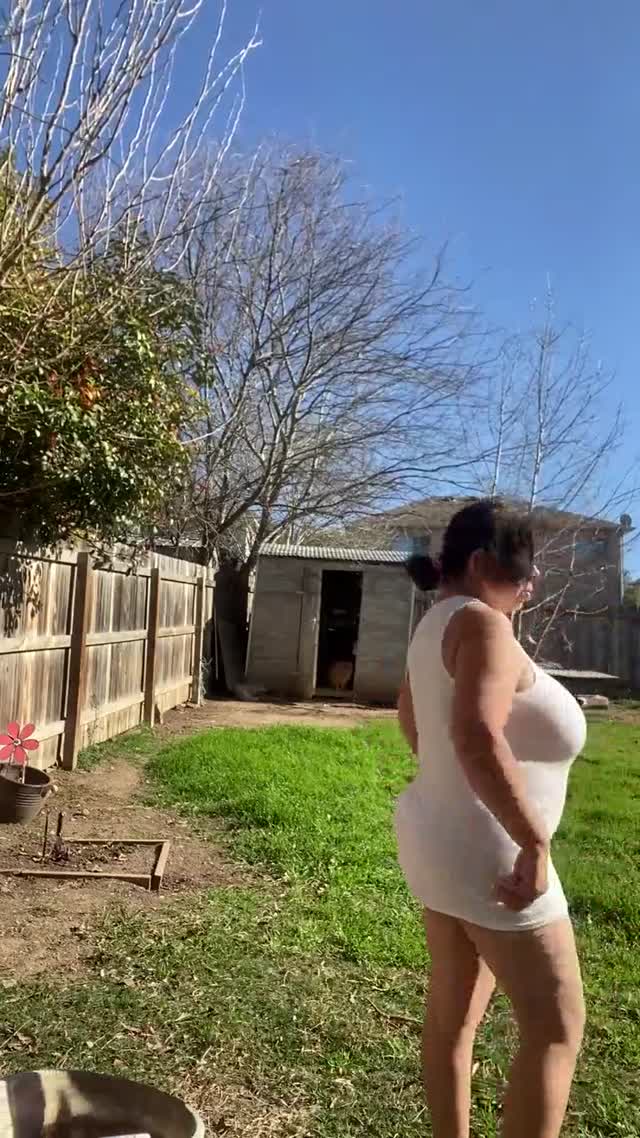 Kayla, stupenda milf nera incinta ingorda di cazzo gode in orgia porno